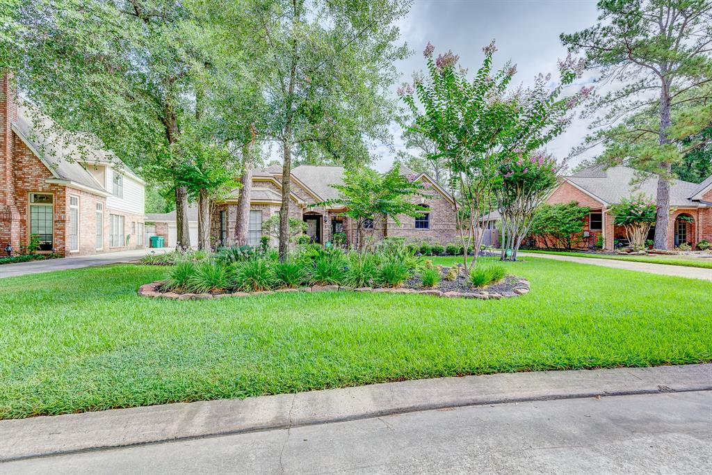 5 Warbler Place, The Woodlands, TX 77381
