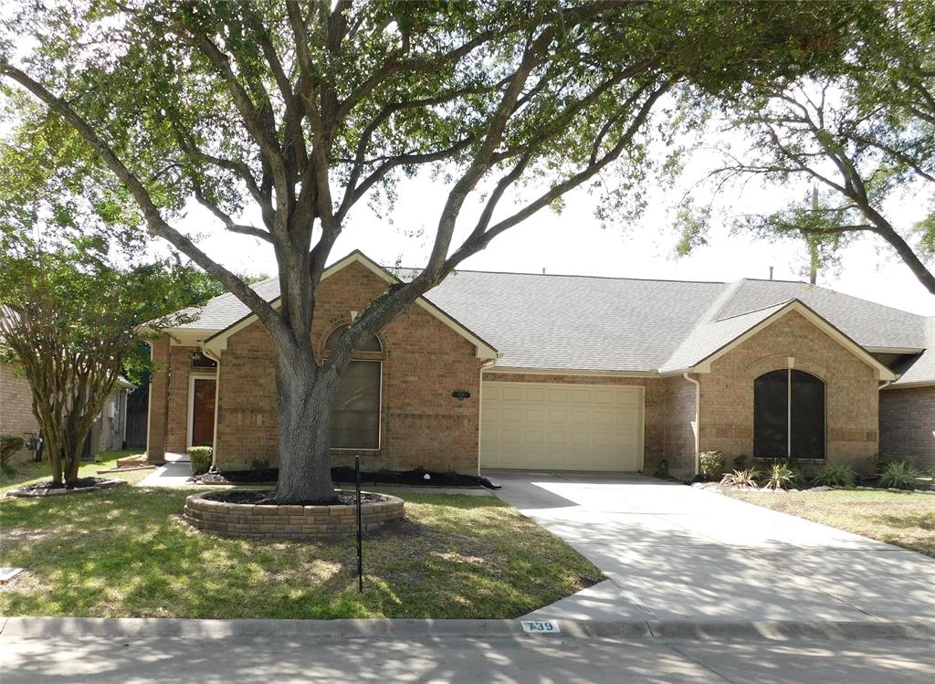 739 Apple Blossom Drive, Pearland, TX 77584