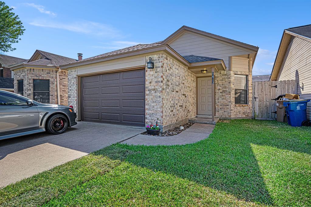 5813 Guadalupe Drive, Dickinson, TX 77539