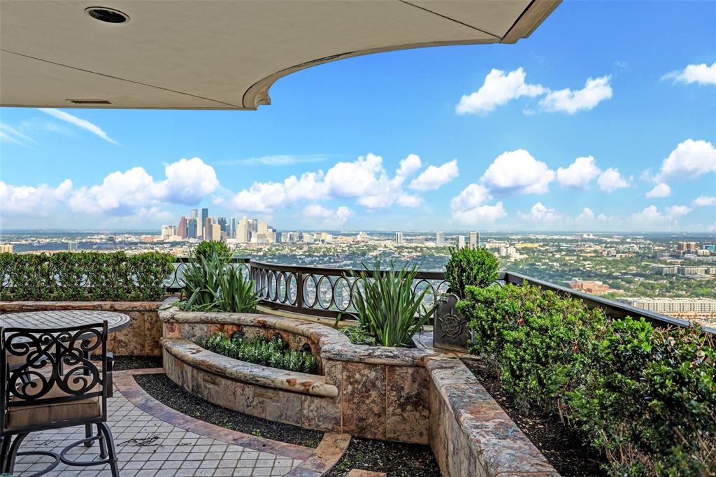 Magnificent opportunity to own a whole floor of The Huntingdon. Unit 33 has 360 degree panoramic views of the Houston skyline.