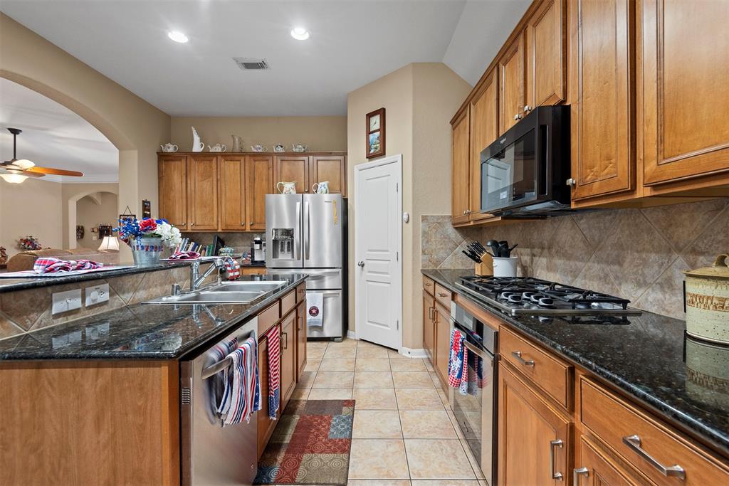 19723 Broadhead Manor Drive, Spring, TX 77379