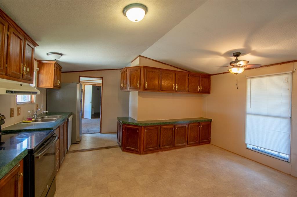 15391 E FM 1097 E, Willis, TX 77378