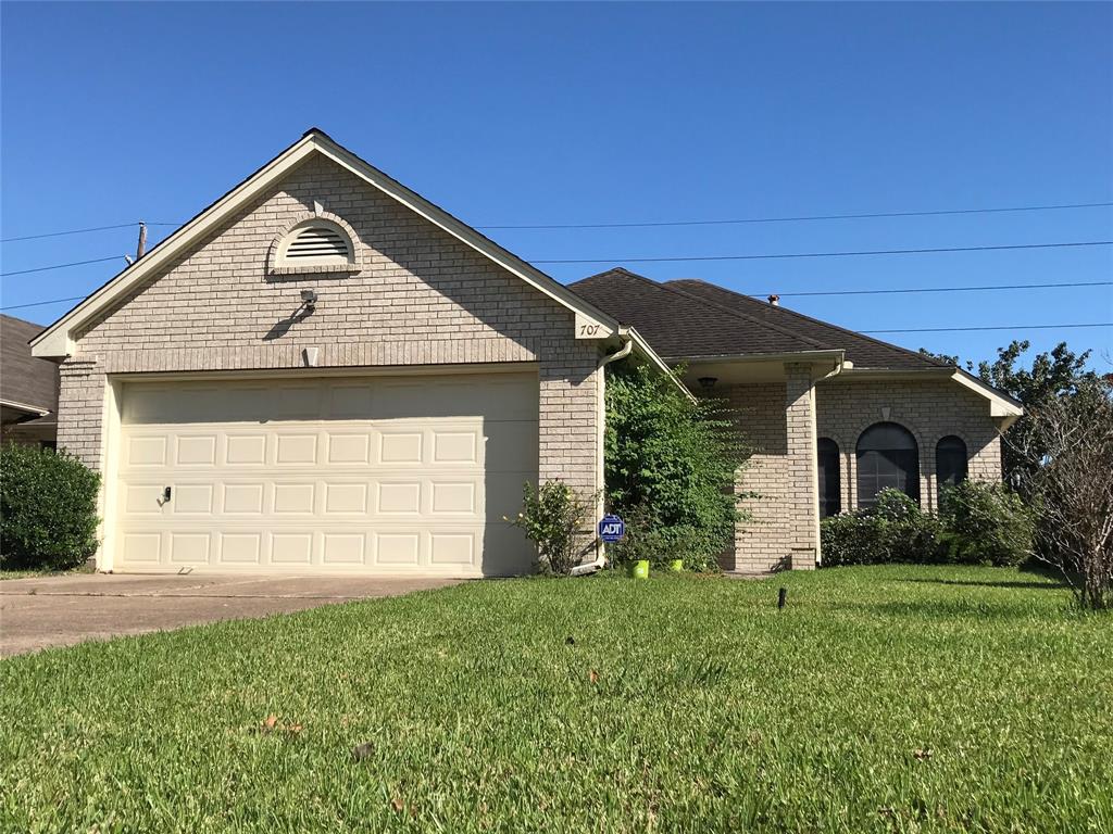 707 Redwood Bend Ln, Pearland, TX 77584