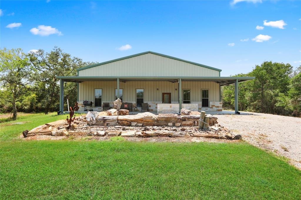 718 County Road 730H, Liverpool, TX 77577