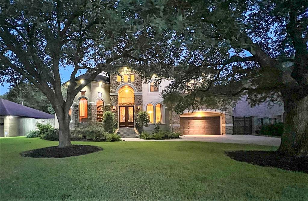 5215 Holly Street, Bellaire, TX 77401