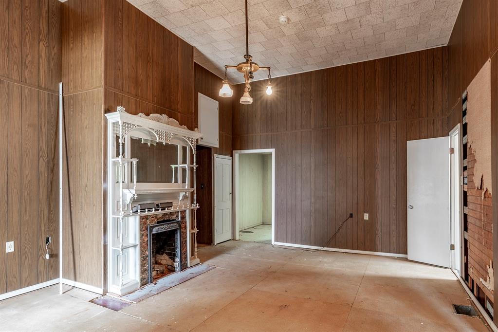 424 Saint Peter Street, Gonzales, TX 78629