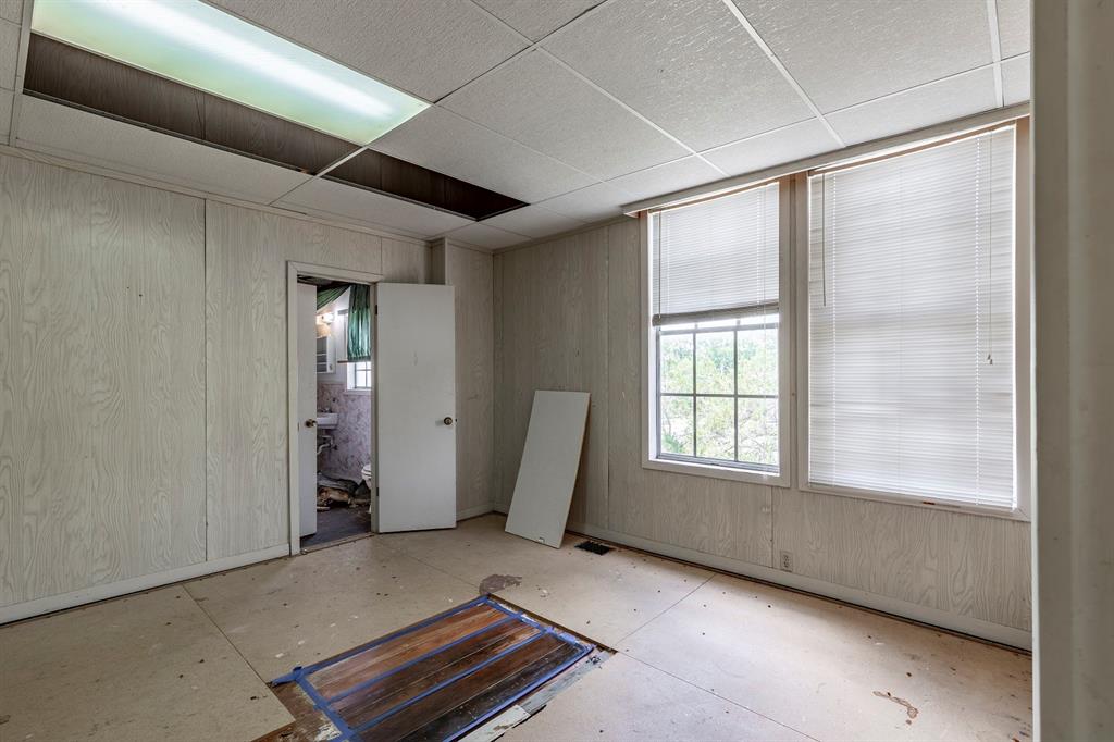 424 Saint Peter Street, Gonzales, TX 78629