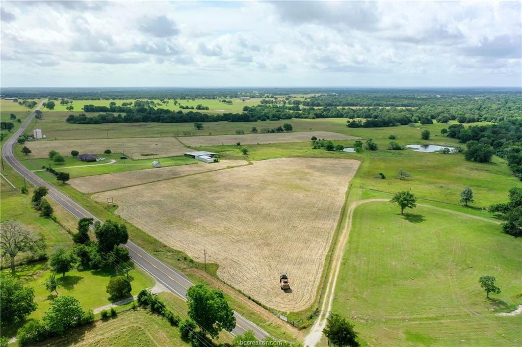 LOCATION LOCATION!! 7± Acres in Madisonville, TX. Great homesite opportunity. Property has access to community water and electricity. FM 1452 road frontage.
