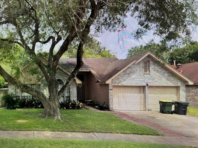1046 Margate Drive, Pearland, TX 77584