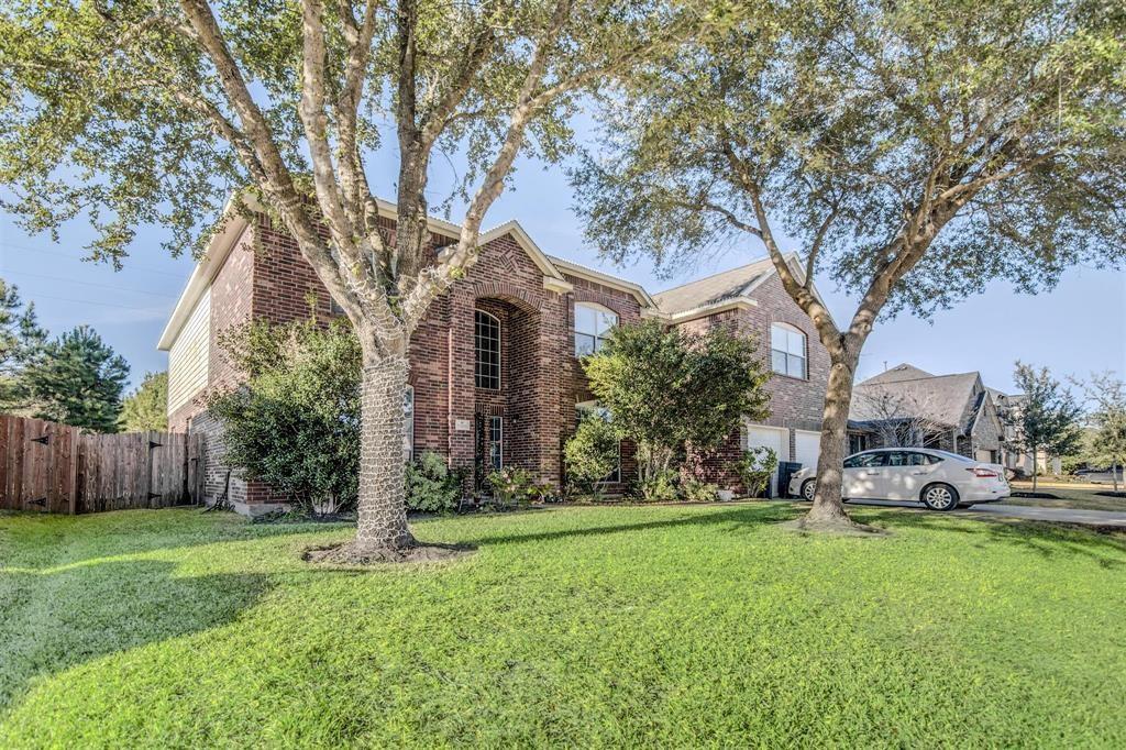 11106 N Country Club Green Drive, Tomball, TX 77375