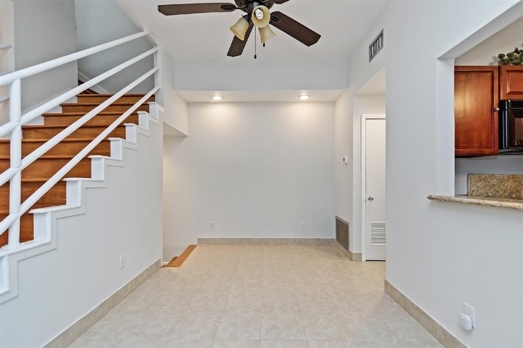 Photo #11: 31700798 Listing 