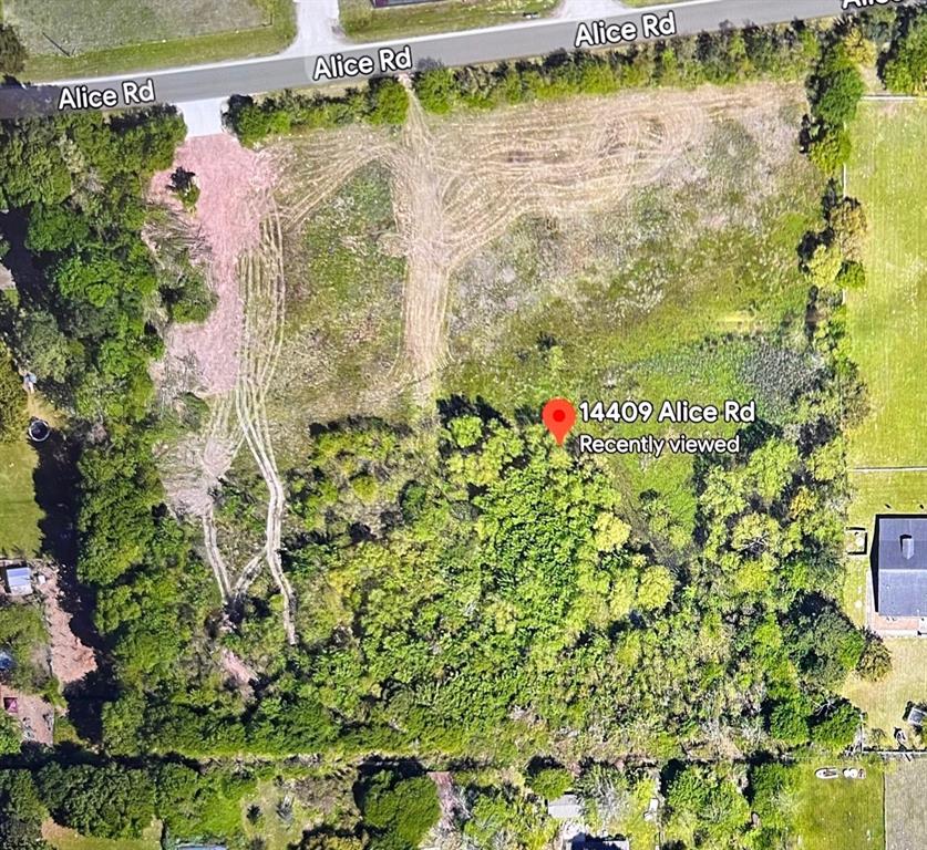 Located out of the special flood hazard floodplain area, multiple ingress and egress points, this 4.67 acre unrestricted, land tract is well suited for owner/user, great site for industrial, flex or commercial developments and/or the possibility of investment, or any mixed type of use, no pipelines bisection. Mostly cleared
Quick access to Hwy 249, FM 2920 and 99.
Will consider subdividing.