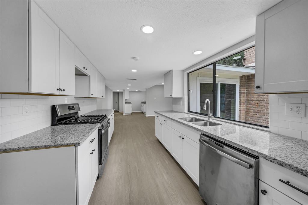 15635 Mira Monte Dr β photo 11