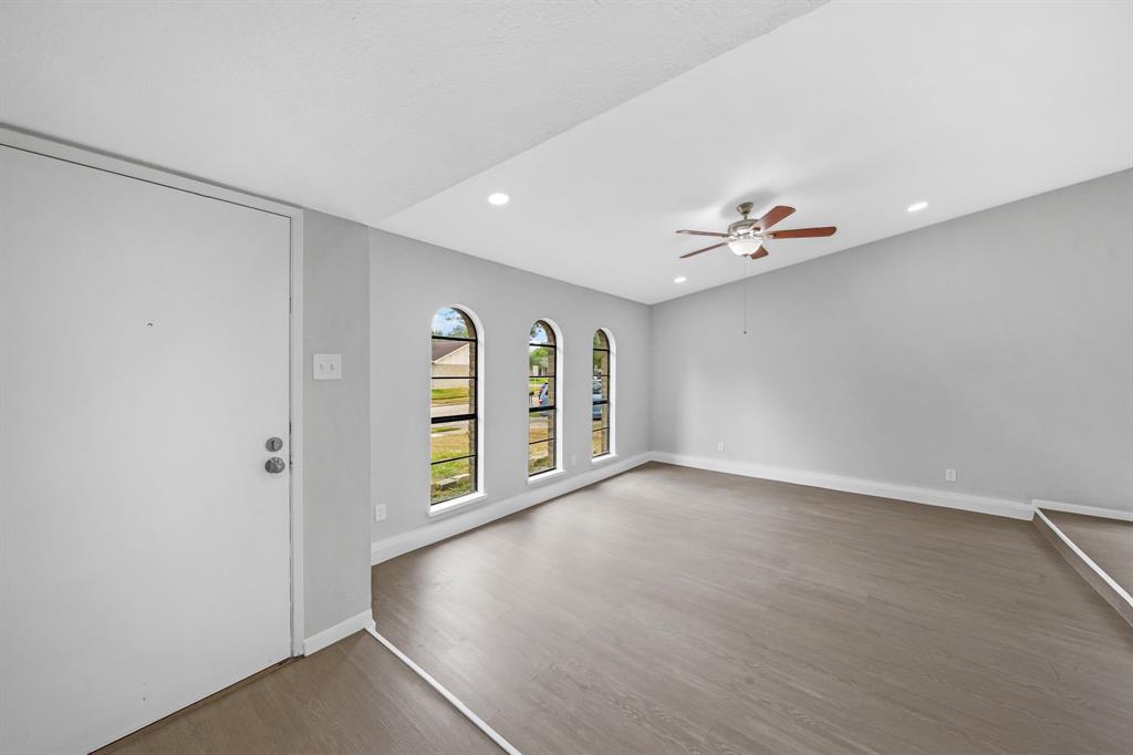 15635 Mira Monte Dr — photo 2