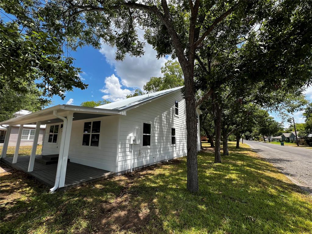 459  Madison  La Grange Texas 78945, 69