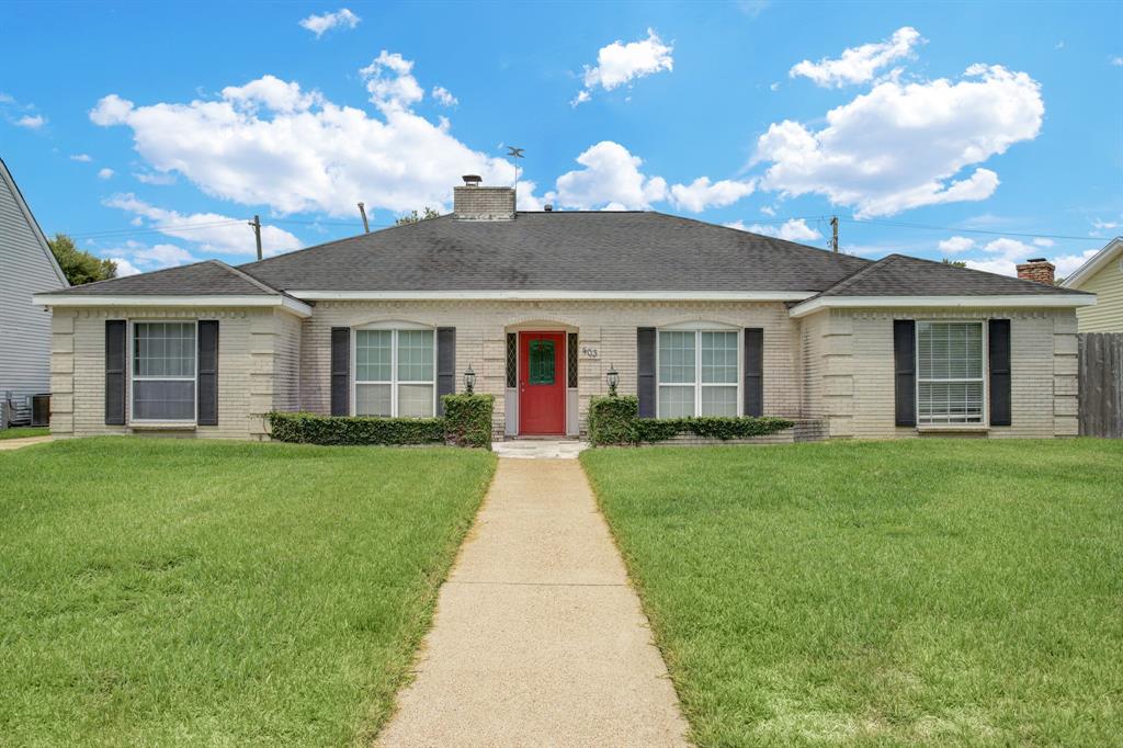 403 Pebblebrook Drive, El Lago TX 77586