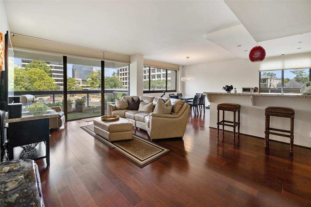 Photo #4: 18733503 Listing 
