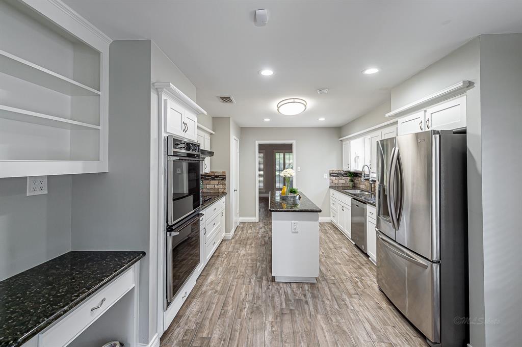 Built-in desk area.