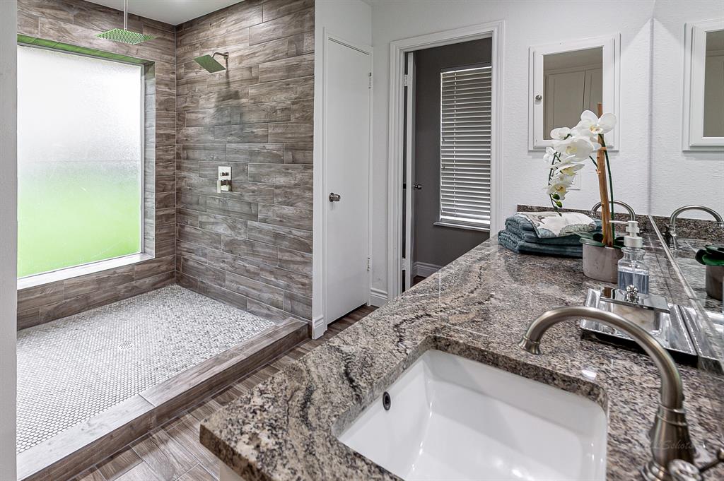 Luxurious primary bathroom.