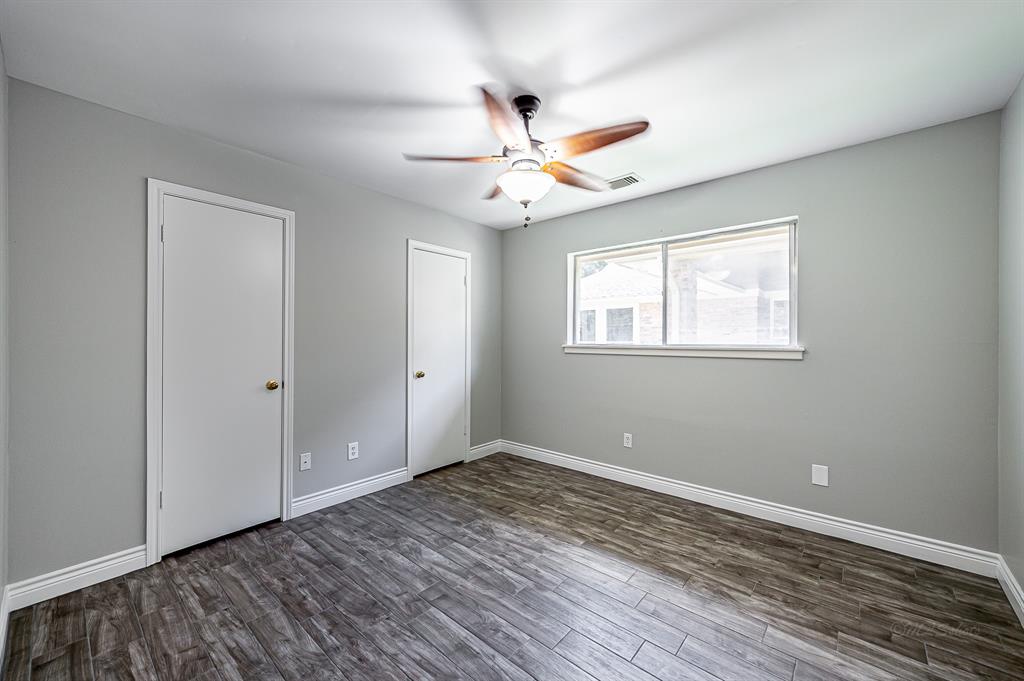 Complete with lighted ceiling fans.