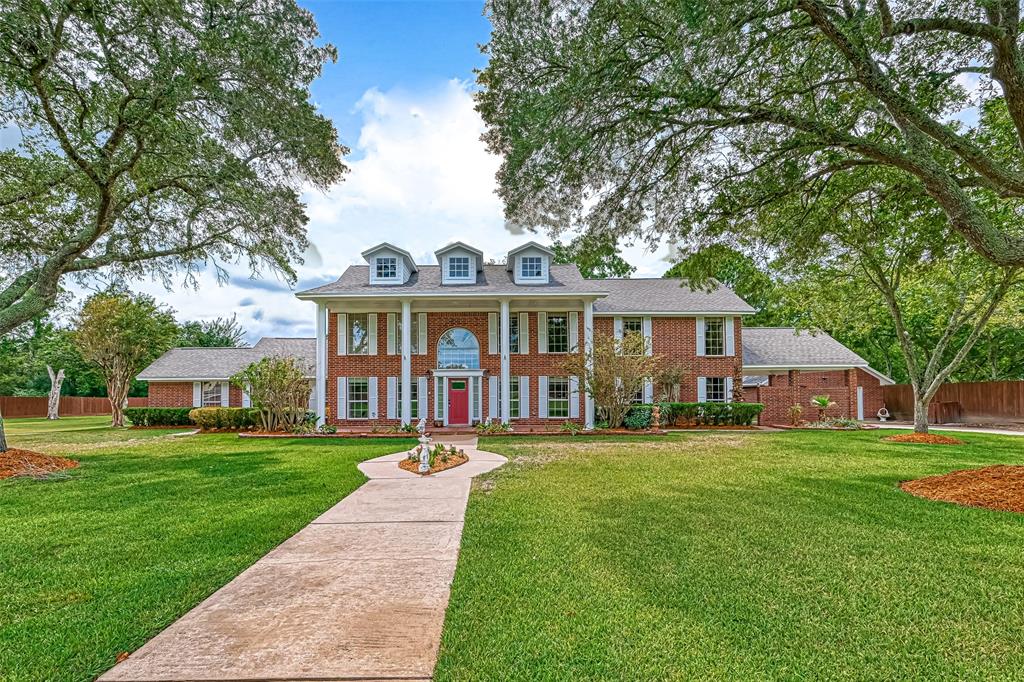 1910 AVENUE L, Santa Fe, TX 77510