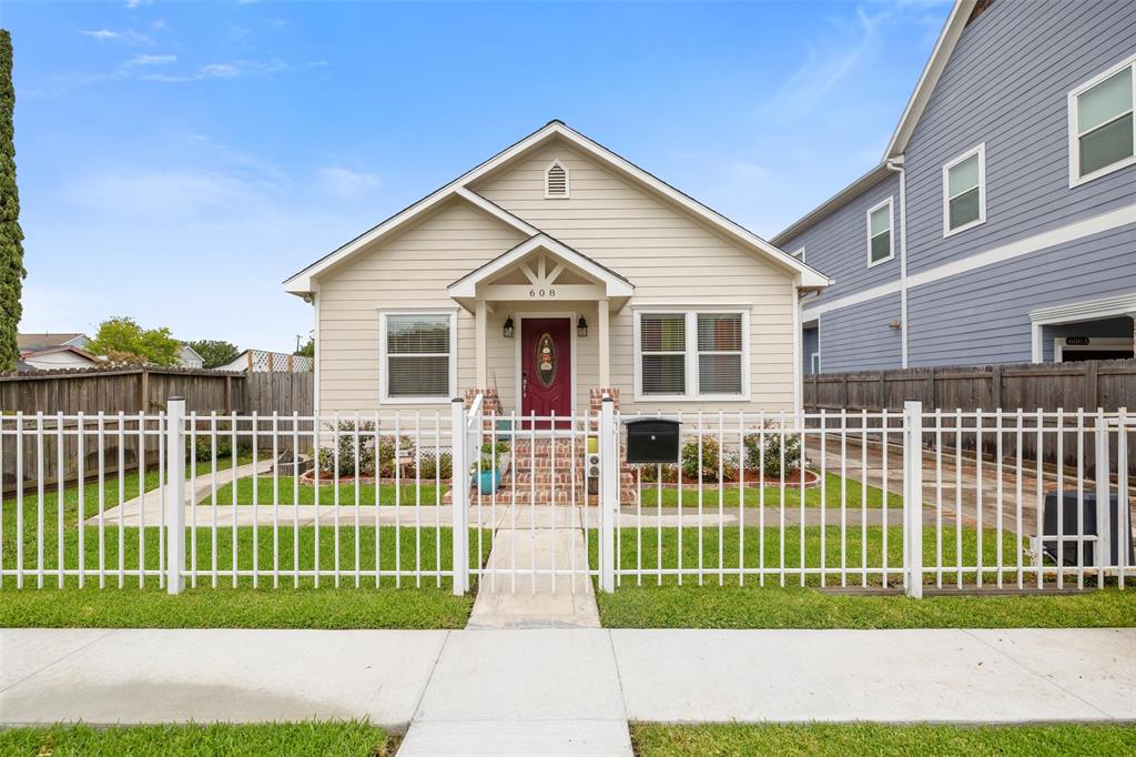 Welcome home to this quaint, charming heights bungalow.