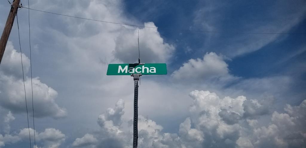 000 Macha Road, Wallis, TX 77485