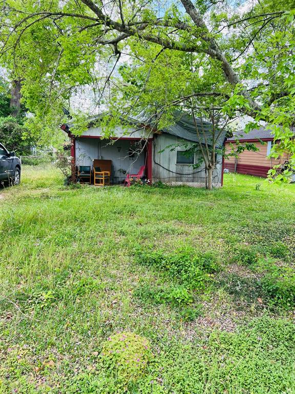 512  Montgomery Street Clute Texas 77531, Clute