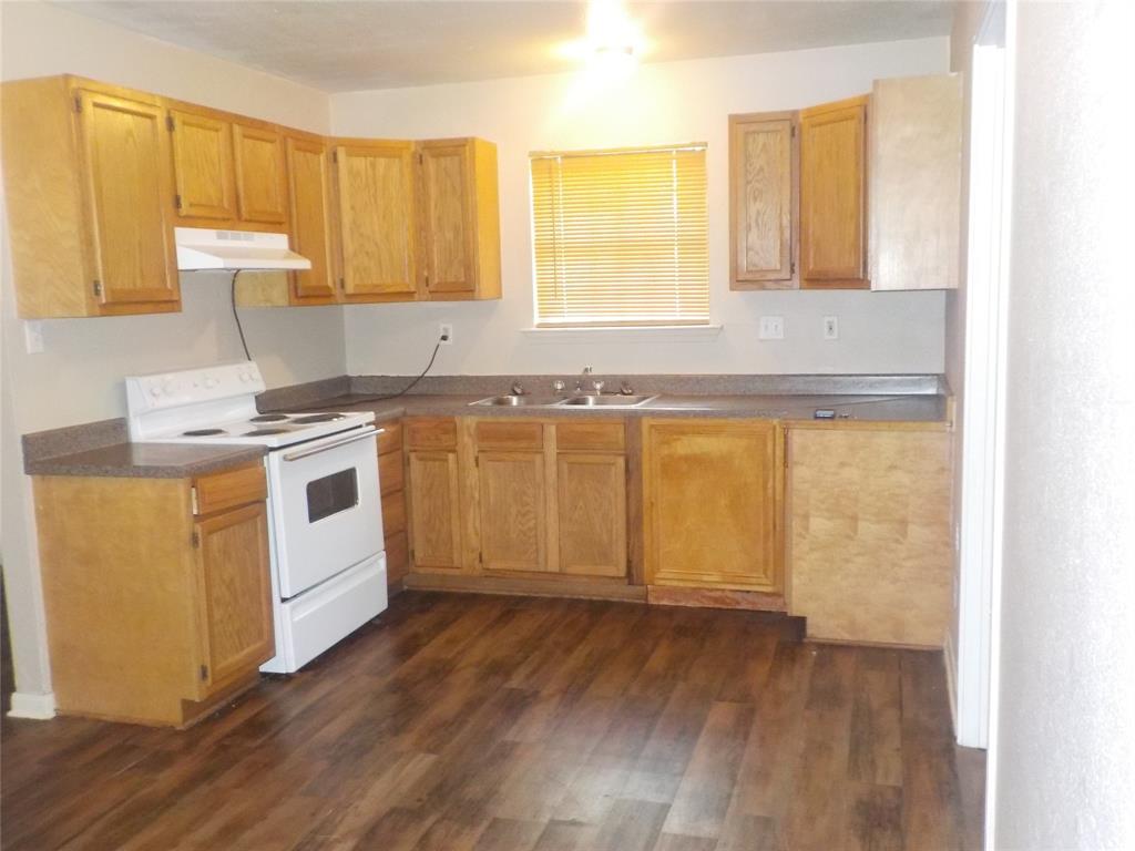 20831 Pine Island Road, Hempstead, TX 77445
