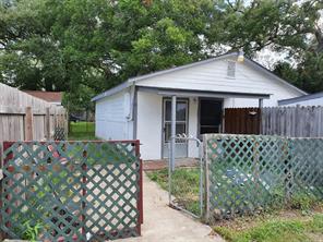 1272 Pecan, Clute, TX, 77531