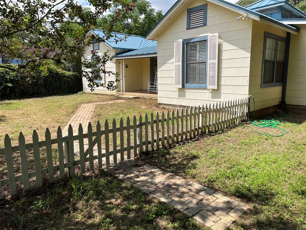 2360 Fm 1586, Ottine, TX 78629