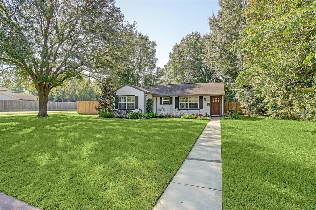 1803 Woodcrest Drive, Houston, TX 77018