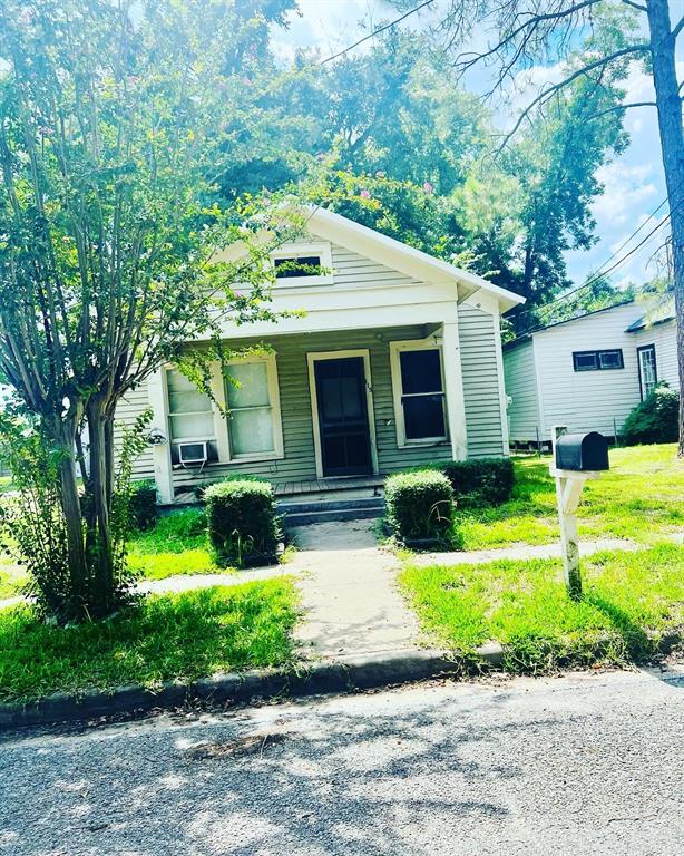 Investment Opportunity in town! 
This 2 bedroom one bath home sits off Milam St. in town! Rare opportunity to own a small home in town at this price. The Home would be a great investment opportunity with some TLC and could be rented or could be made into a family home. 
Private driveway, shaded fenced backyard, gas and electric, window units.