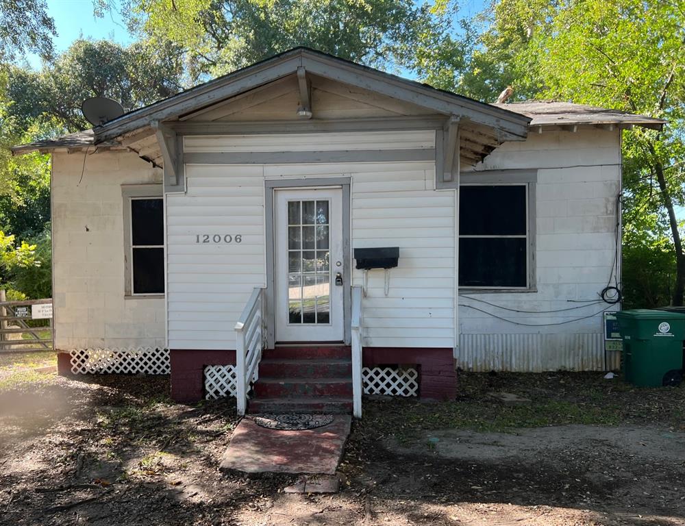 Sold 12006 Almeda Genoa Road, Houston, TX 77034 3 Beds / 1 Full Bath