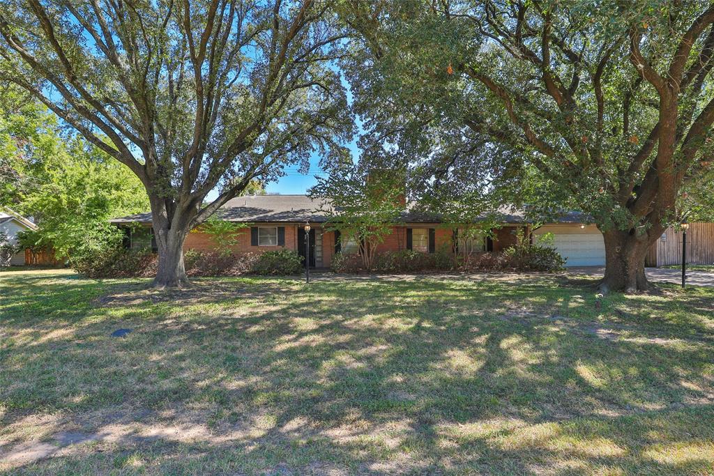 This sprawling 1 Story ranch home is just waiting for your touches.  Home has good bones but needs your TLC in the interior.  Lots of square footage to work with.  Exterior brick on all 4 sides of home. Great location at the end of the closed street. Home is situated on a pie shaped lot, which means lots of yard in back and on the sides.  Beautiful mature trees.  Come check this one out!  Bring your clients that want a good investment property!