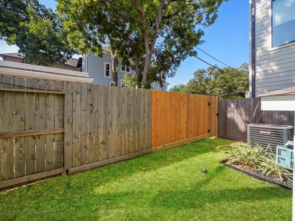 Private fenced-in backyard perfect for summer BBQ\'s.