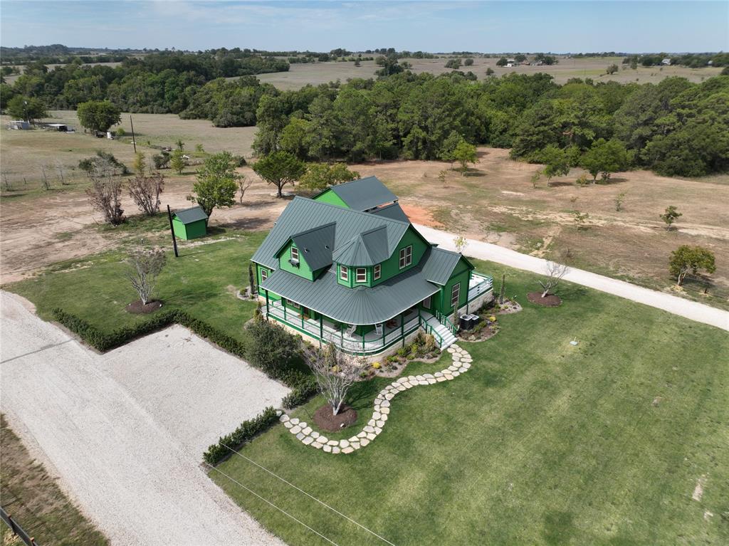 3635 Shunka Road, New Ulm, TX 78950
