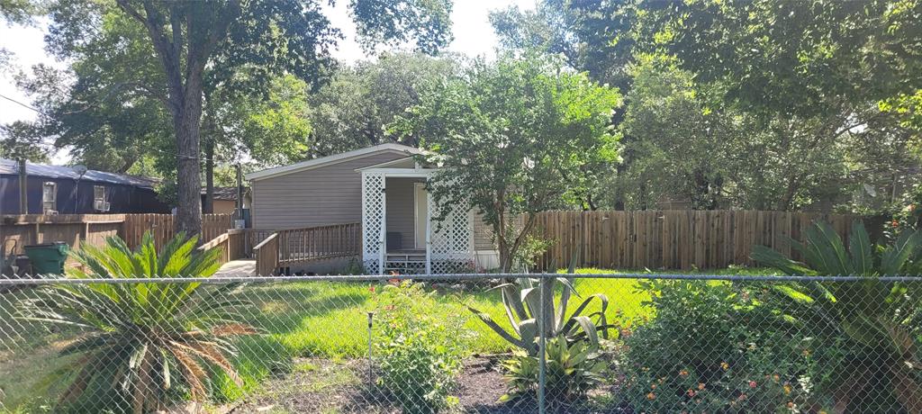 7007  County Road 865  Alvin Texas 77511, 5
