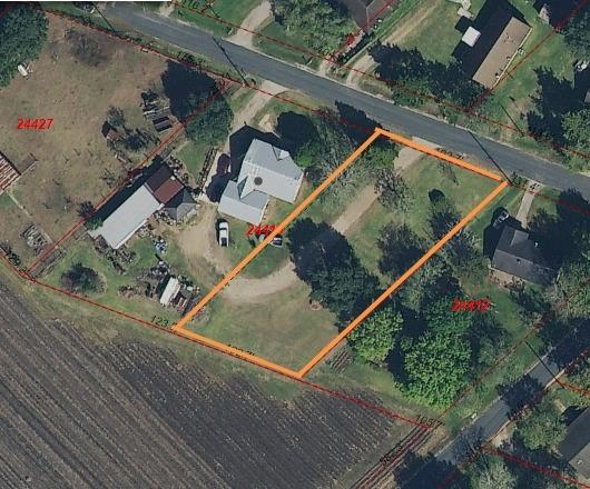Come see this nice .519-acre lot in the City of Wharton, ready for you to build your new home!   The lot sits on 102.70 x 22.14 square feet. (0519 acres). Deed restrictions will have to be verified with city of Wharton.  No Mobile homes. Please do not disturb neighbors. Appointments only.
