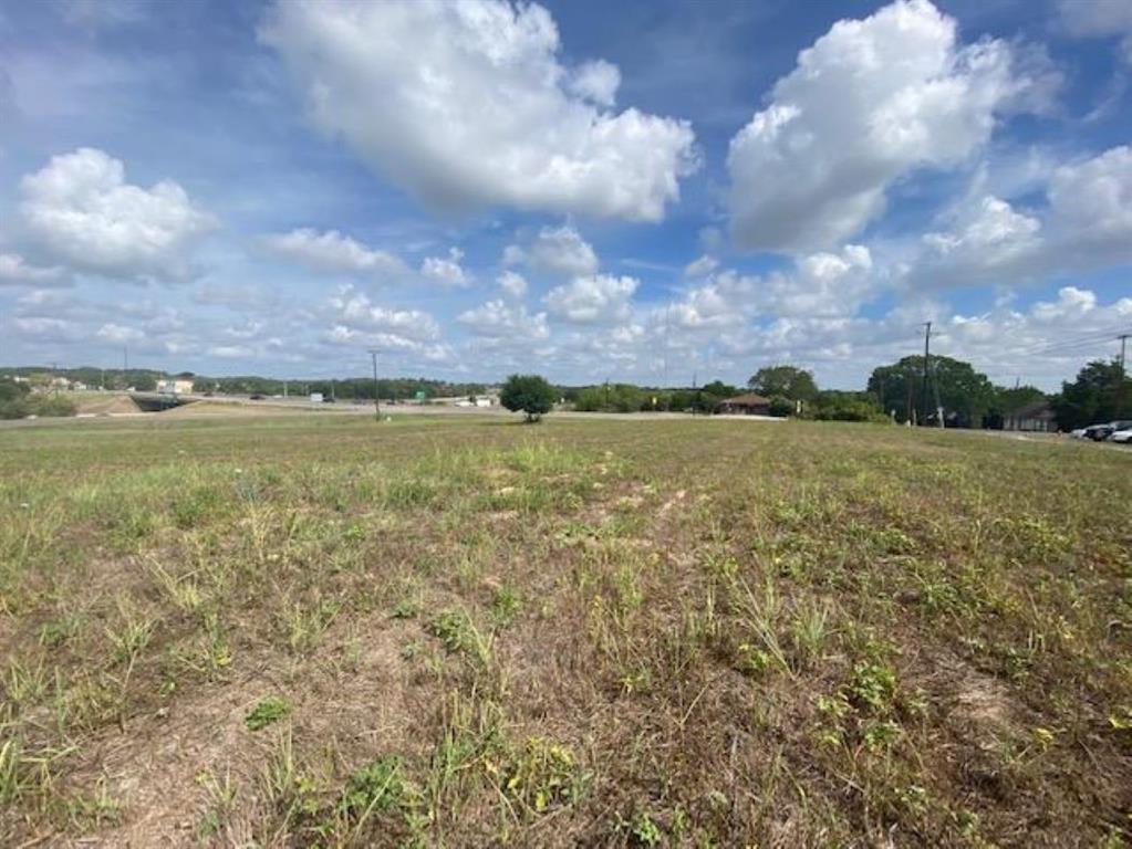 102 S South Dixie Street, Brenham, TX 77833