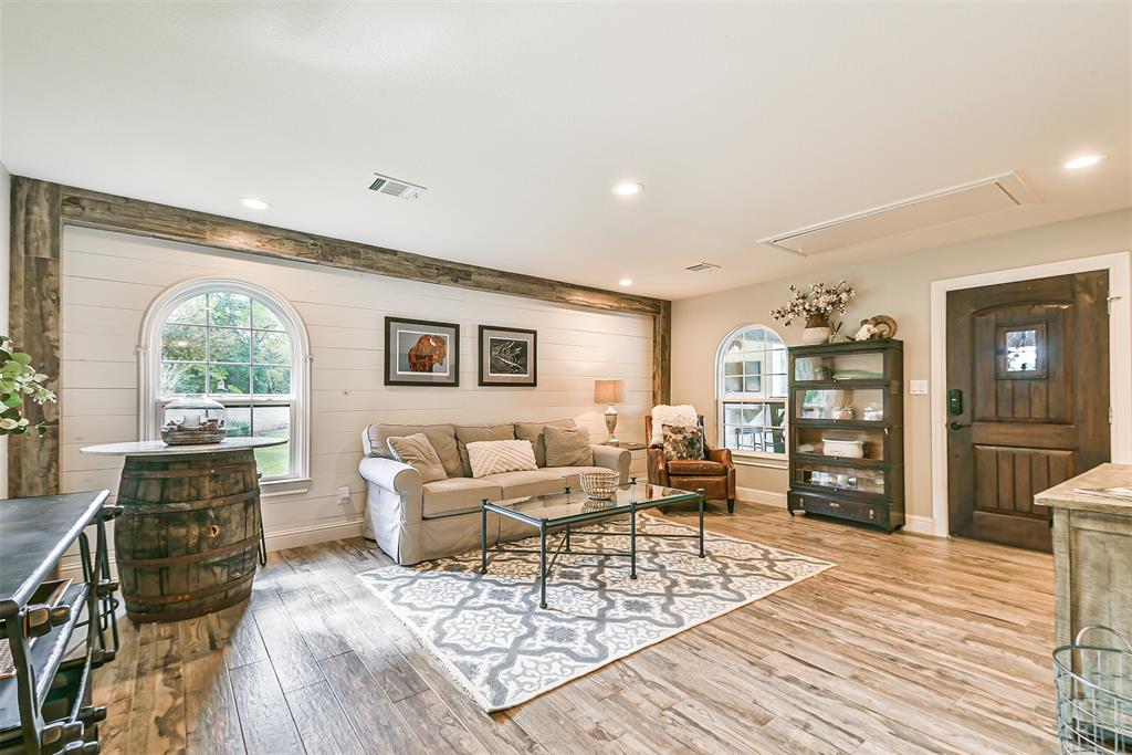 17 Wilderness Trail, Friendswood, TX 77546