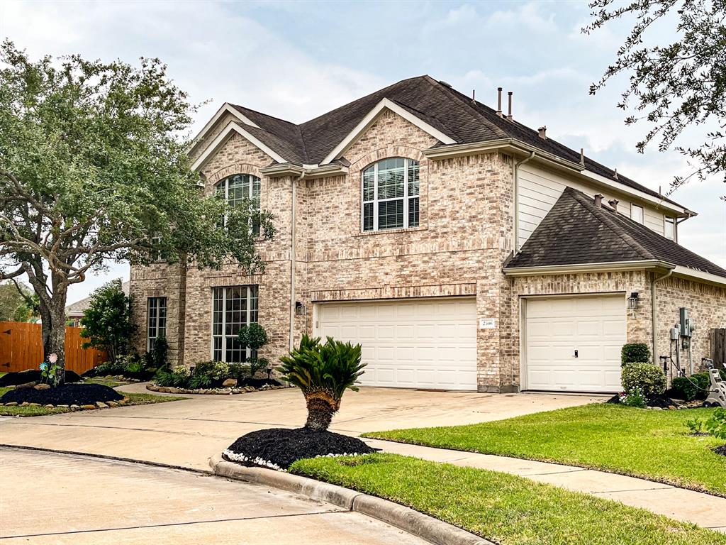 2306 Bell Creek Court, Pearland, TX 77584