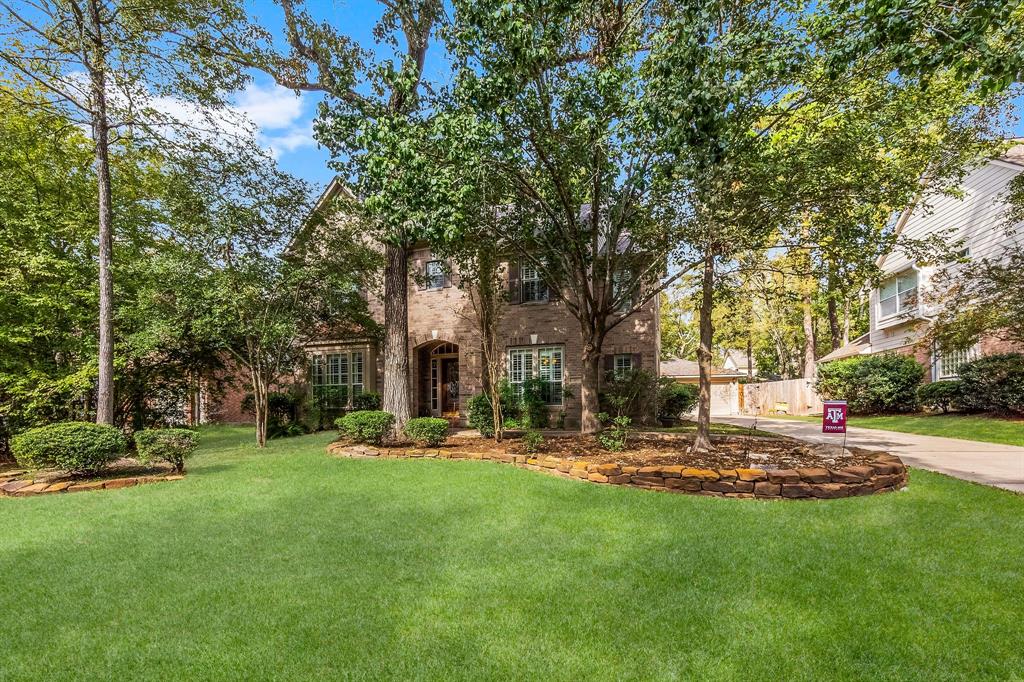 107 S Goldenvine Circle, The Woodlands, TX 77382