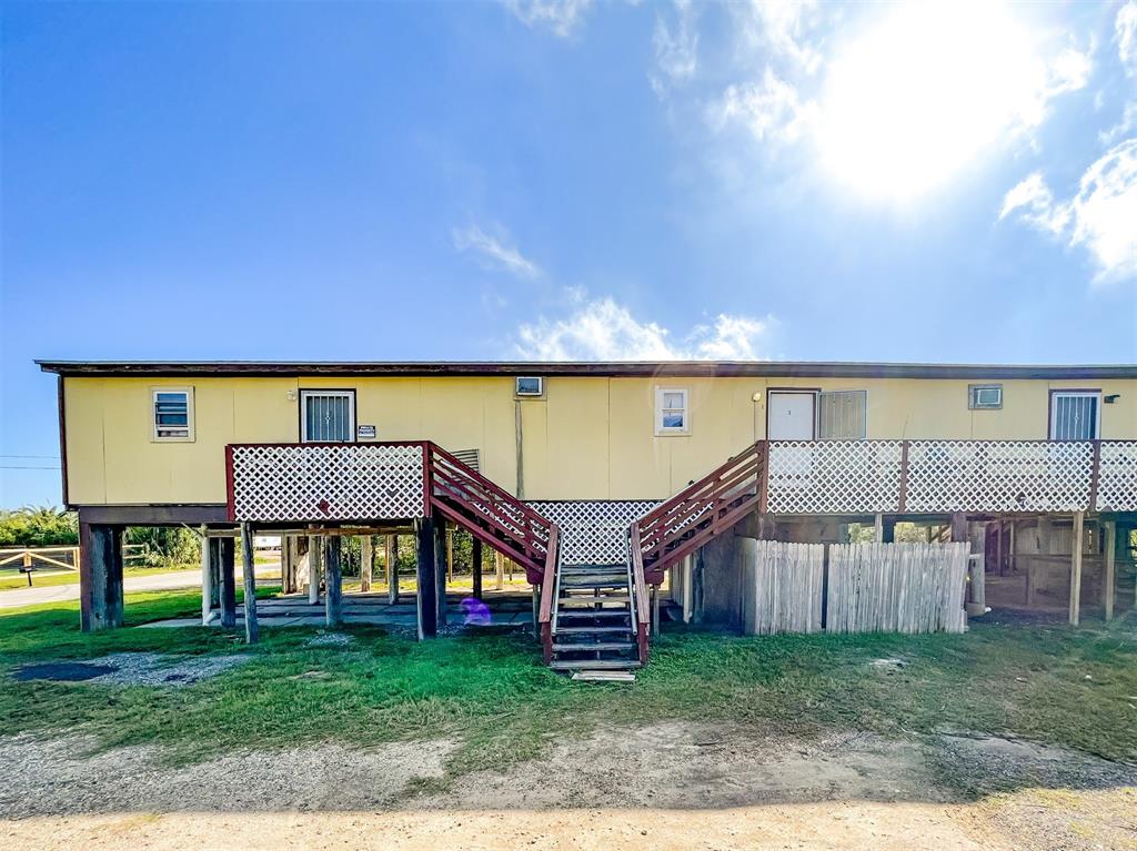4723  Swan Street Hitchcock Texas 77563, 33