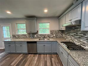 419 Center Way, Lake Jackson, TX, 77566