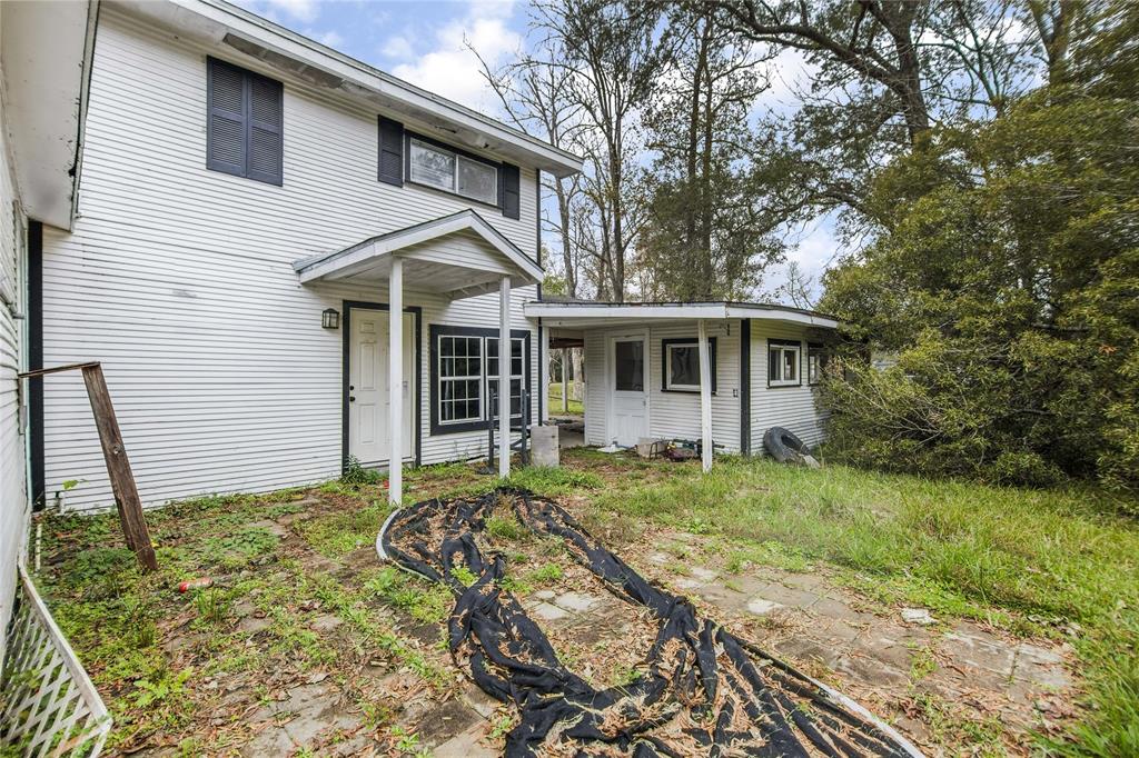 320 Tomlinson St, Sour Lake, TX 77659