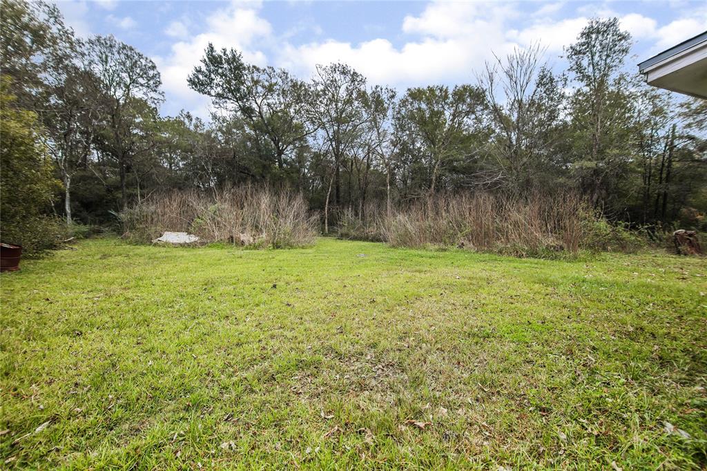 320 Tomlinson St, Sour Lake, TX 77659