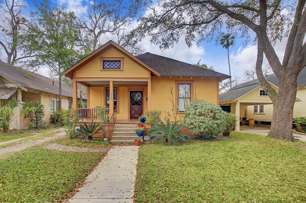 This adorable bungalow is situated in the middle of the 1200 block of Columbia St. in the Heights.