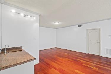Photo #11: 13126486 Listing 