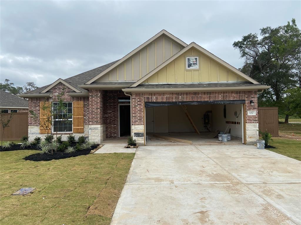 137  Water Grass Trail Clute Texas 77531, Clute